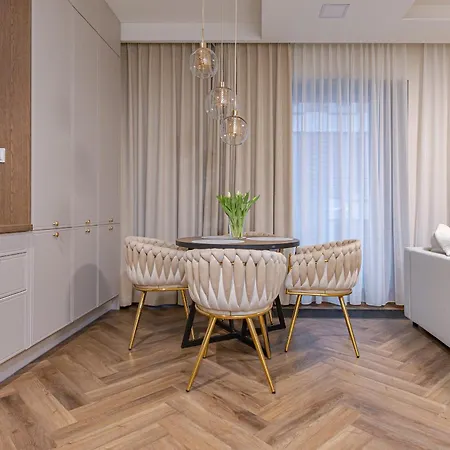 Glow - Granaria Premium Center Gdańsk